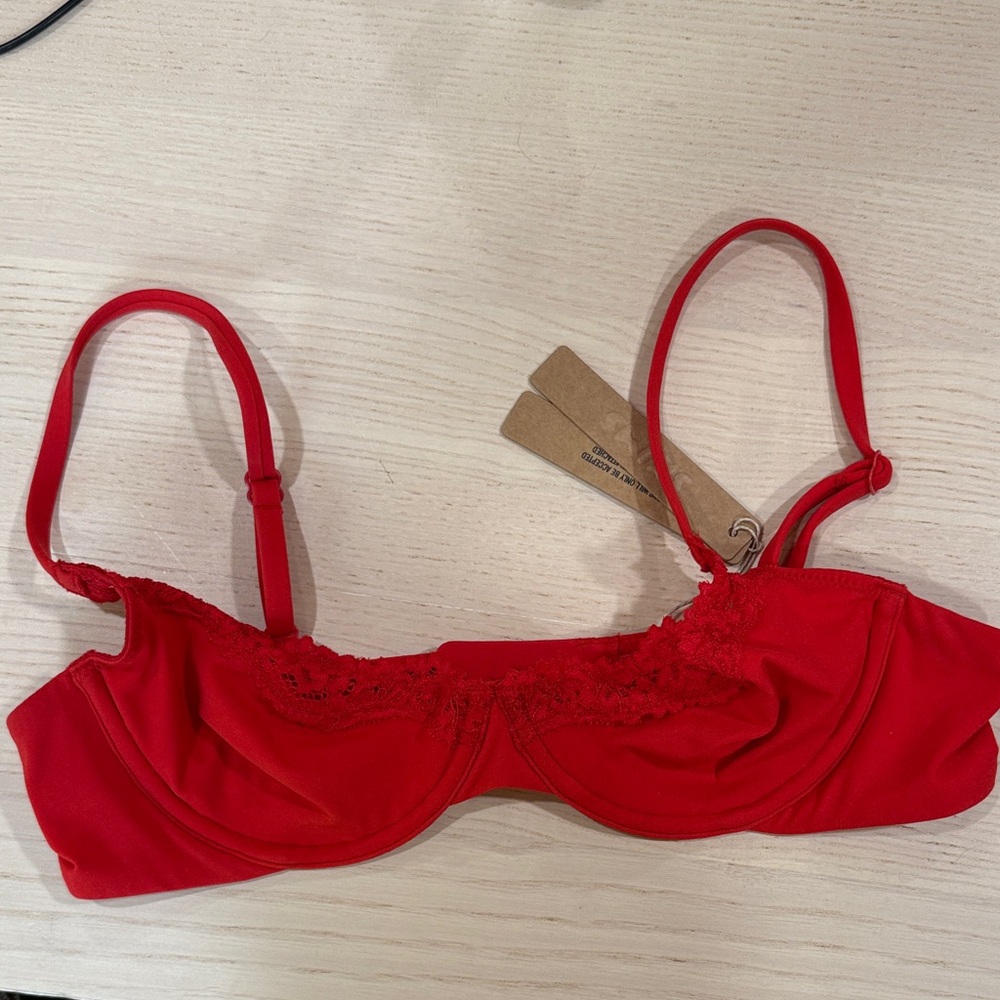 Red SKIMS Fits Everybody Lace Unlined Demi Bra 36A NWT